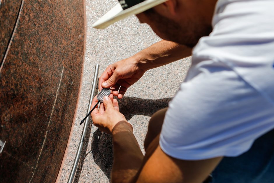 Atidengtas istorinis paminklas simbolizuos laisvę ir dovanos sėkmę