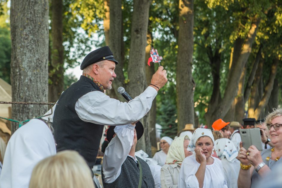 Klaipėda sveikino istorinių laivų flotilę