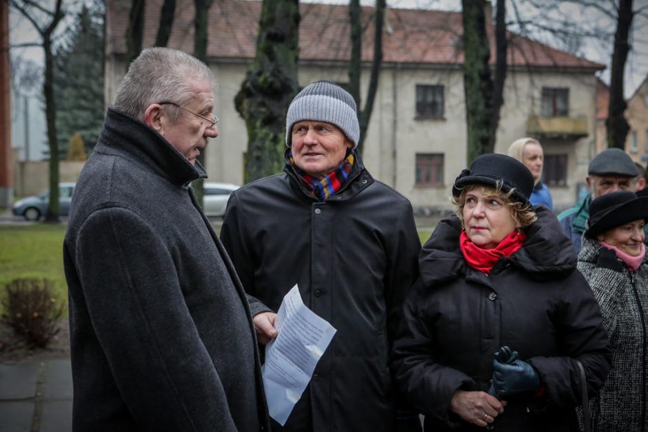 Klaipėdiečiai susibūrė paminėti K. Donelaičio gimtadienį