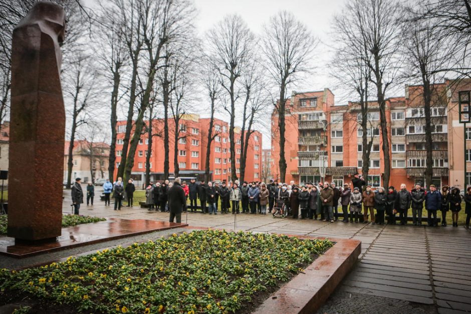 Klaipėdiečiai susibūrė paminėti K. Donelaičio gimtadienį