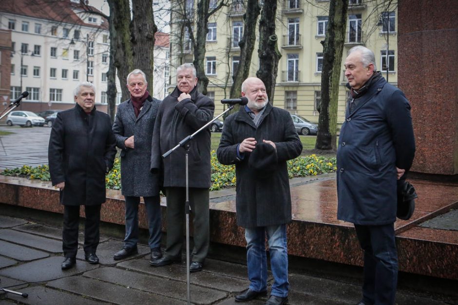 Klaipėdiečiai susibūrė paminėti K. Donelaičio gimtadienį