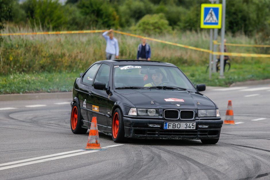 Klaipėdoje griaudėjo automobilių varikliai