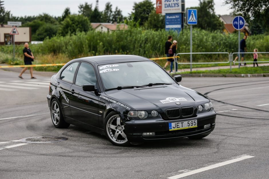 Klaipėdoje griaudėjo automobilių varikliai