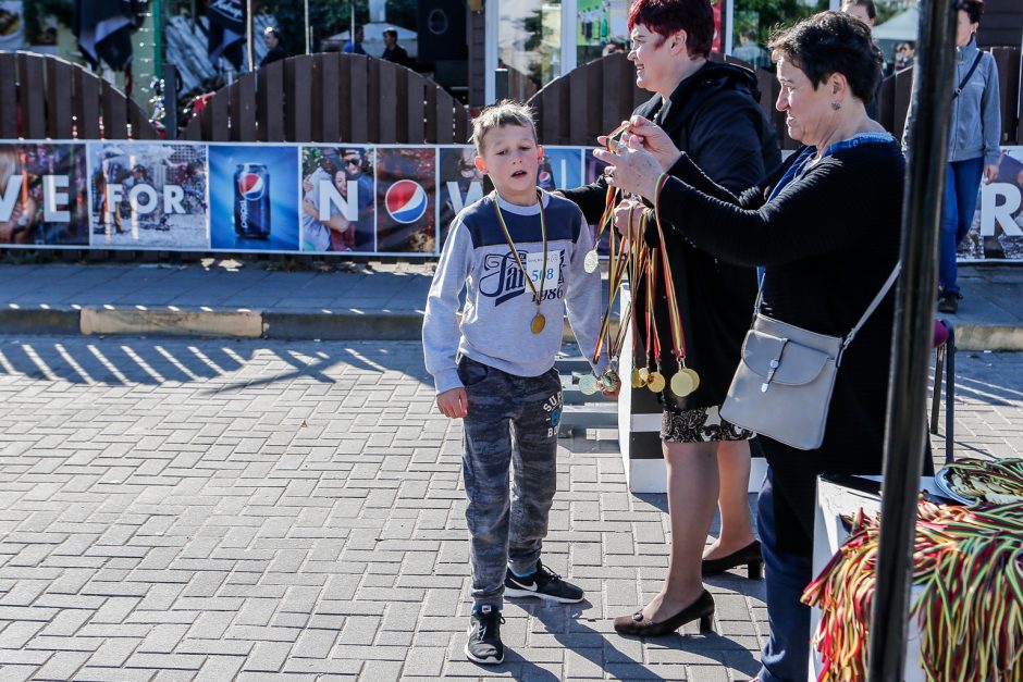 Šeimų šventė pajūryje – saulėta, sportiška ir rekordinė