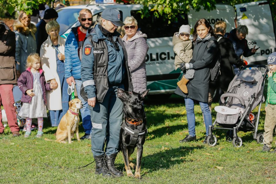 Klaipėdos centre vienuolis šventino gyvūnus ir jų šeimininkus