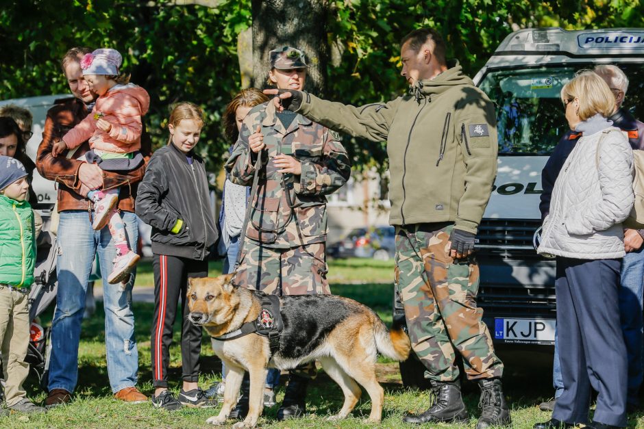 Klaipėdos centre vienuolis šventino gyvūnus ir jų šeimininkus