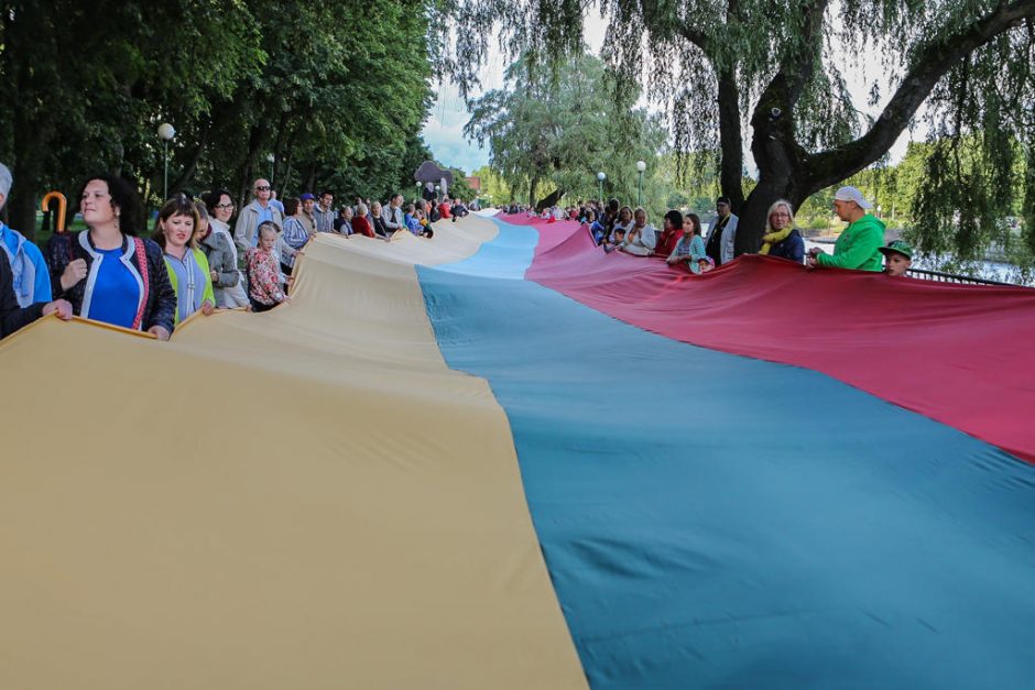 Klaipėdiečiai vieningai užtraukė himną 