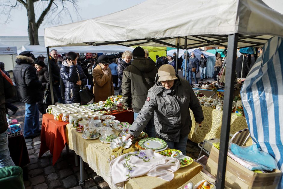 Kaziuko mugės prekeiviai tvirtina kainų nekėlę