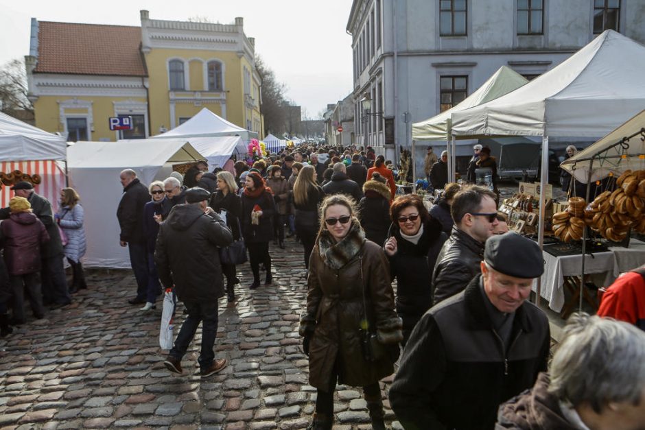 Kaziuko mugės prekeiviai tvirtina kainų nekėlę