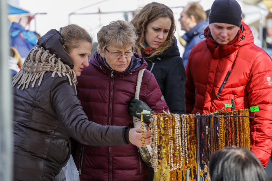 Kaziuko mugės prekeiviai tvirtina kainų nekėlę