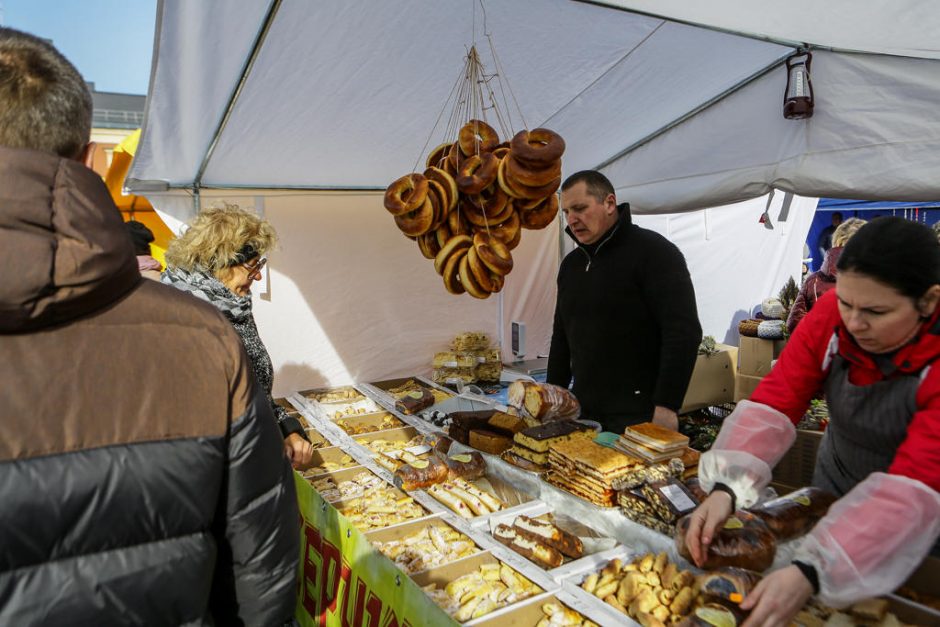 Kaziuko mugės prekeiviai tvirtina kainų nekėlę