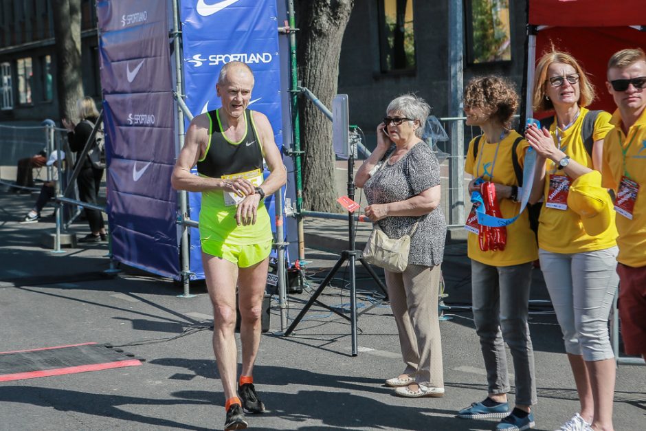 Klaipėdos gatves užtvindė vilties bėgikai