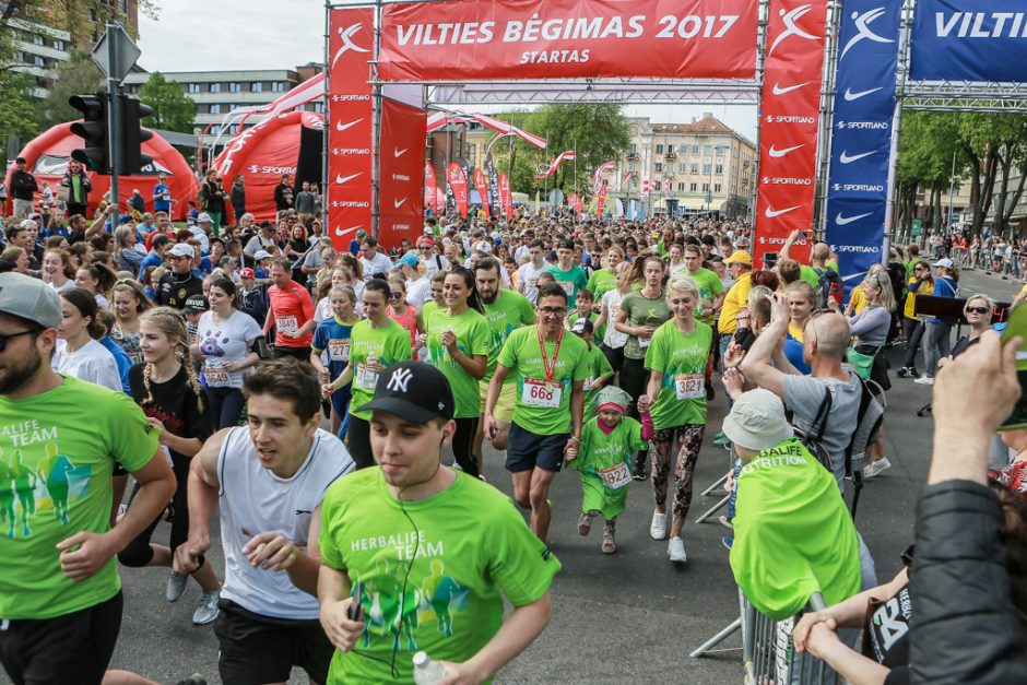 Klaipėdos gatves užtvindė vilties bėgikai