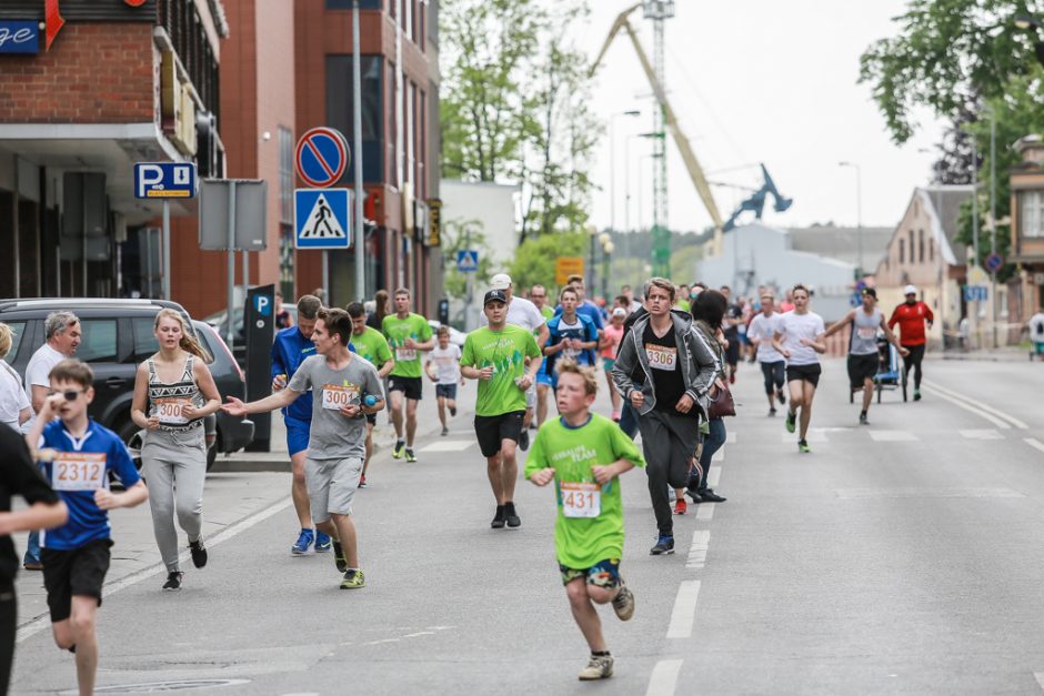 Klaipėdos gatves užtvindė vilties bėgikai