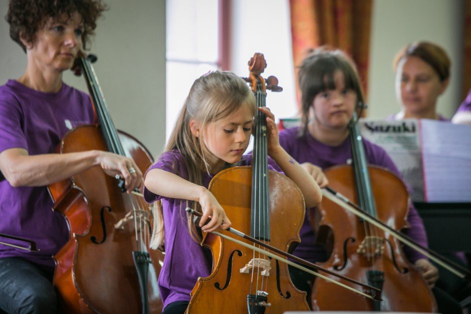 Valstybės dieną papuošė violončelių garsai