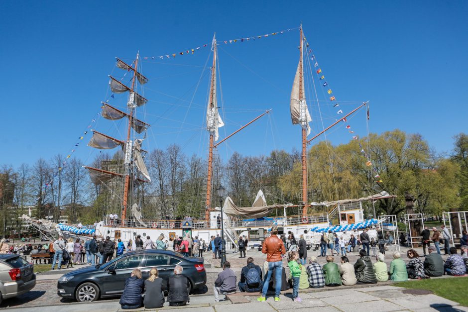 Uostamiesčio simbolis „Meridianas“ išskleidė bures