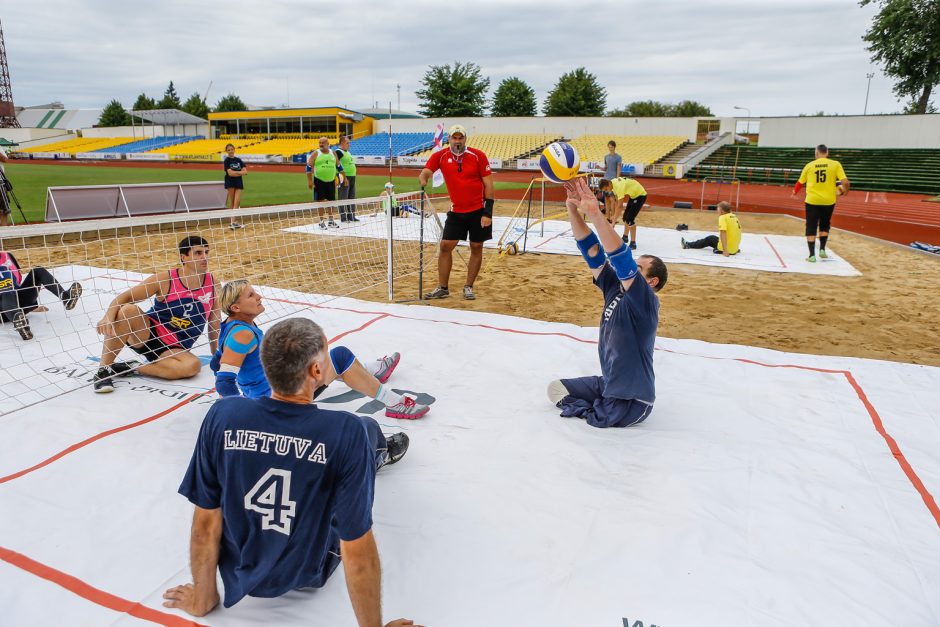 Žmonės su negalia Klaipėdoje mėgavosi galimybe drauge sportuoti