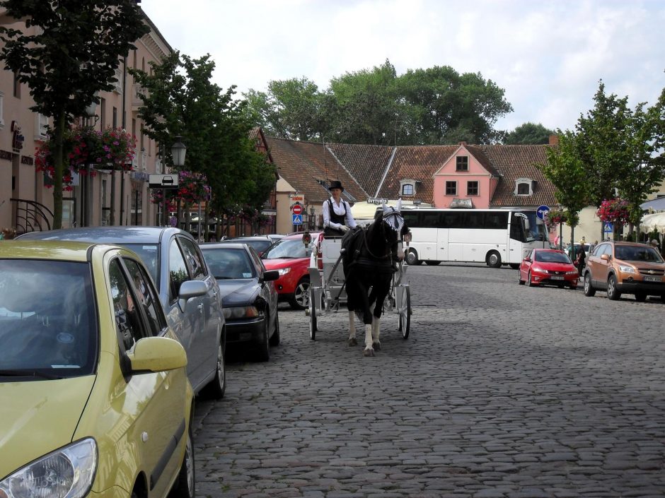 Turistų srautas atgaivino Teatro aikštę