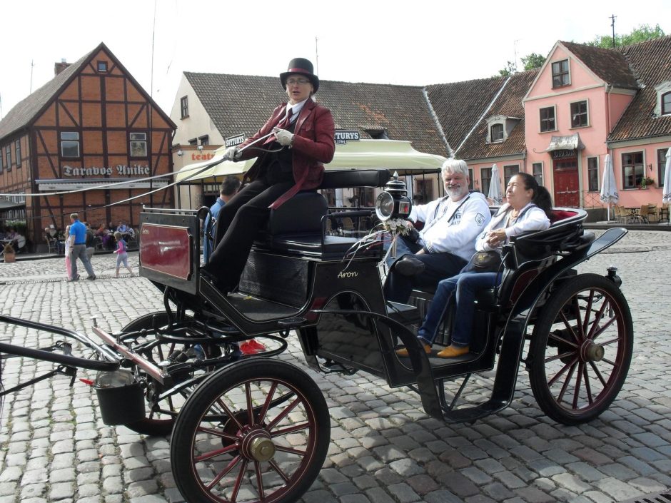 Turistų srautas atgaivino Teatro aikštę