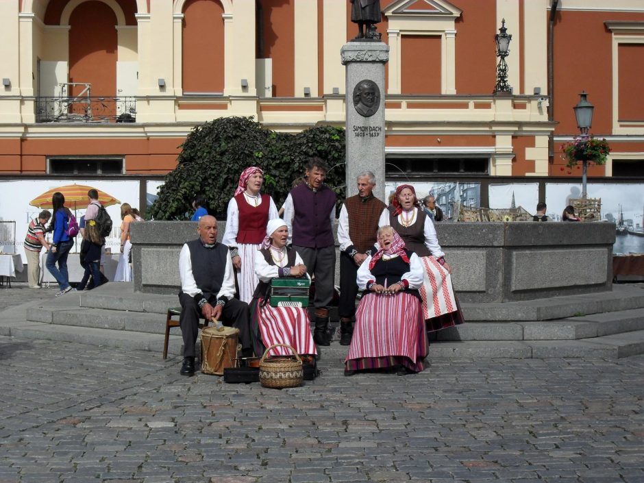 Turistų srautas atgaivino Teatro aikštę