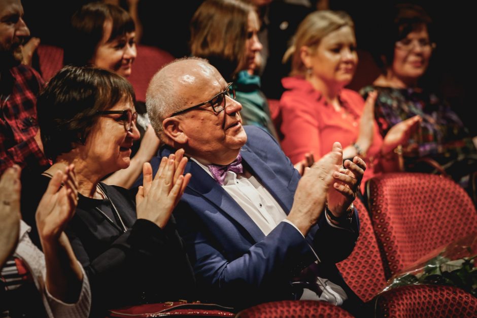 Teatro dieną – aplodismentai be spektaklio