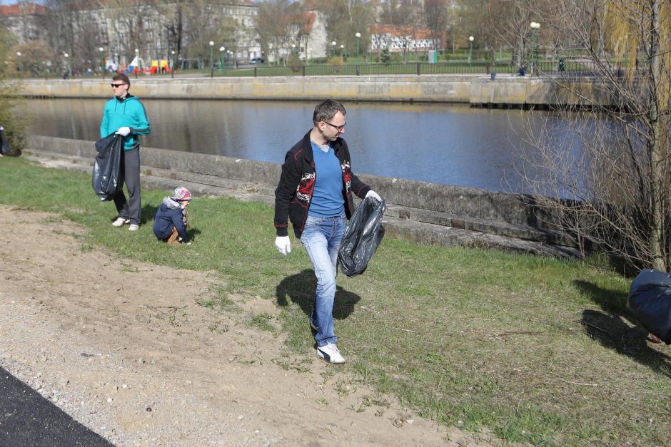 Klaipėdoje „Darom“ dalyviai švarino ir Danės dugną