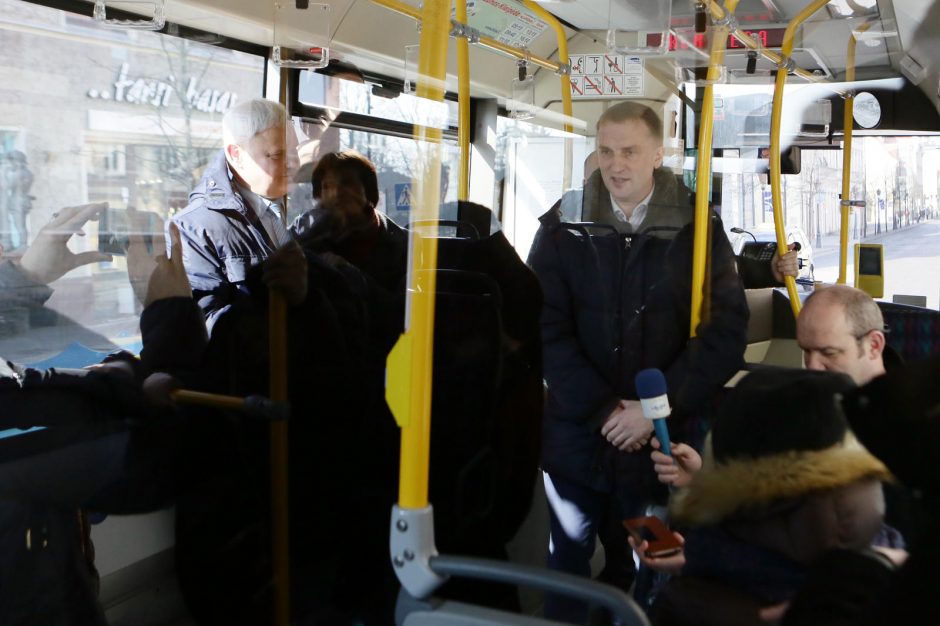 Maršrutiniai autobusai virs kursuojančiais muziejais