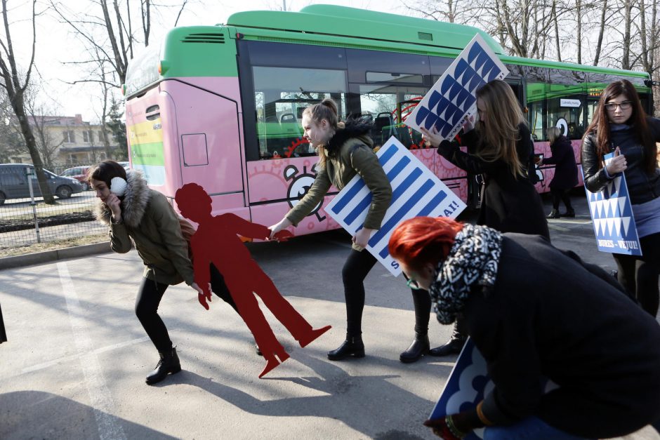 Maršrutiniai autobusai virs kursuojančiais muziejais