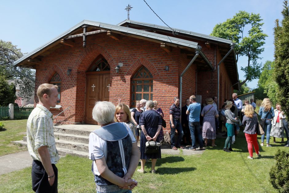 Prieš Priekulės kleboną – protestai