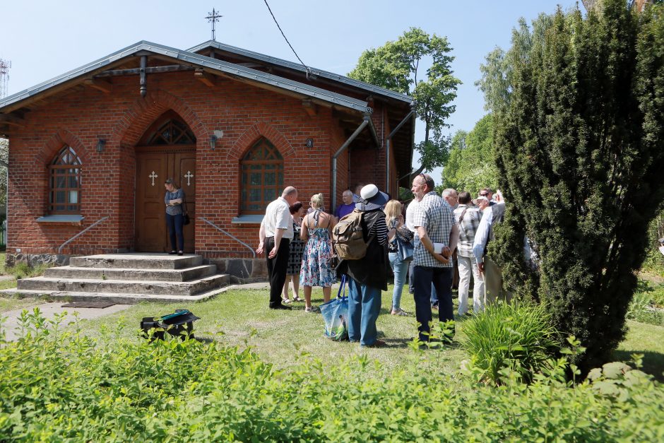 Prieš Priekulės kleboną – protestai