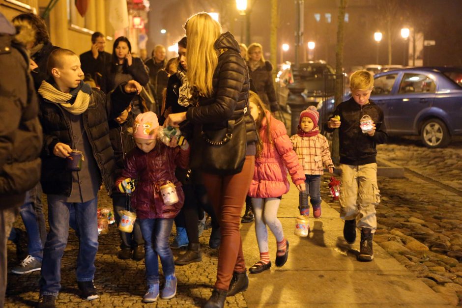 Šv. Martyno žibintai nušvietė Klaipėdos gatves