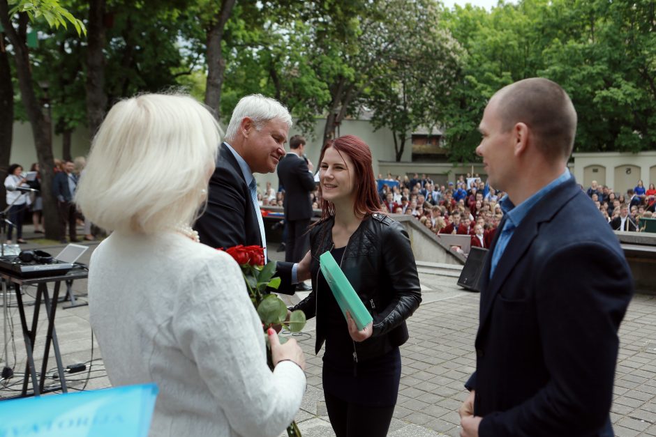 Klaipėdos abiturientams aidėjo paskutinis skambutis