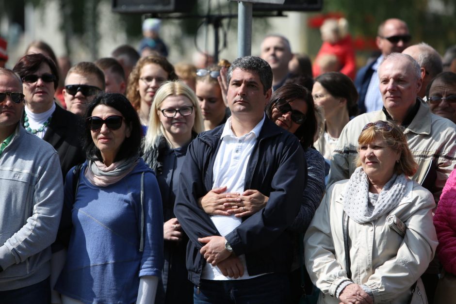 Klaipėdoje į atsargą išlydėti pirmieji šauktiniai