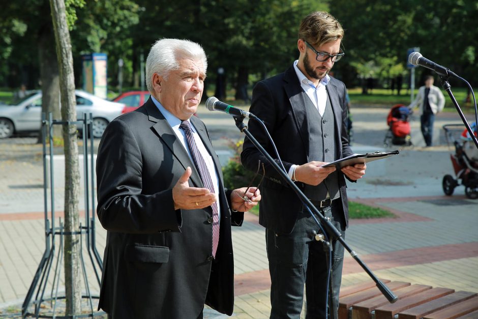 M. Mažvydo alėjoje - dar dvidešimt dekoruotų suoliukų