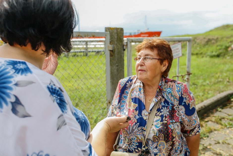 Prie Klaipėdos uosto švyturio – ažiotažas 