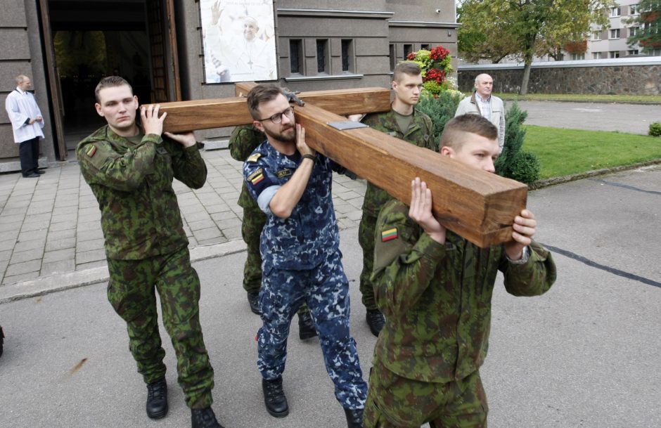 Nešdami kryžių kariai nužygiuos iš Klaipėdos į Kryžių kalną