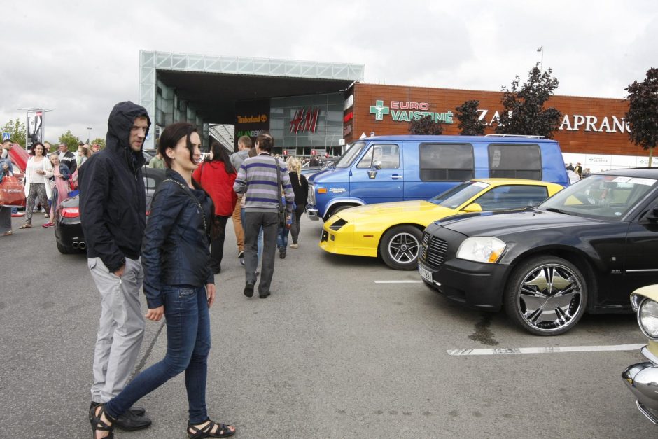 Pajūryje – amerikietiškų automobilių fiesta