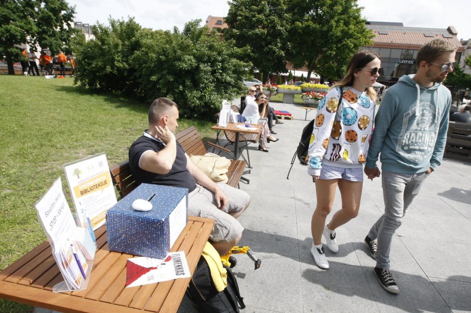 Bibliotekos palapinėje – linksmieji eksperimentai