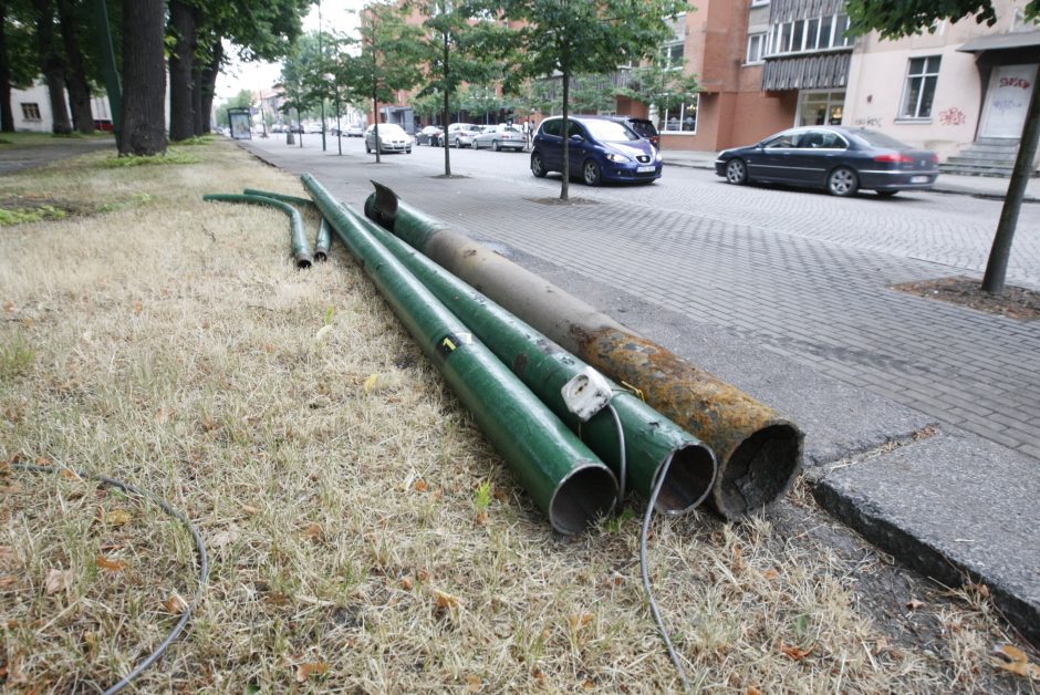 Uostamiestyje ir toliau keičiami žibintai