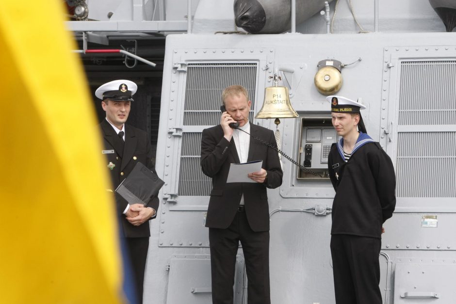 Jaudinanti ceremonija: pagerbti negrįžę jūrininkai