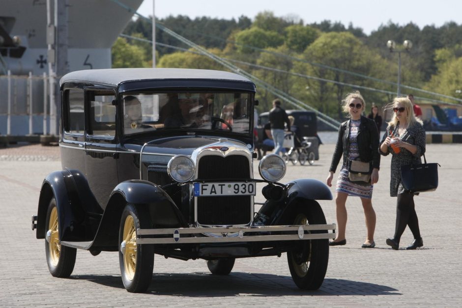 Klaipėdos gatvėse – išskirtiniai automobiliai