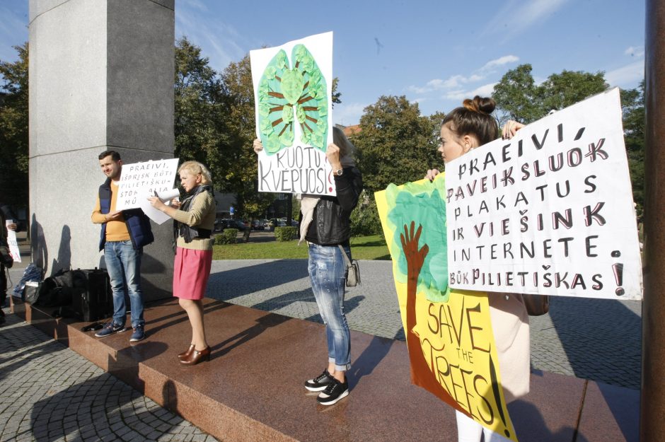 Klaipėdos žalieji dėl medžių kirtimo tikisi susitikti su S. Skverneliu