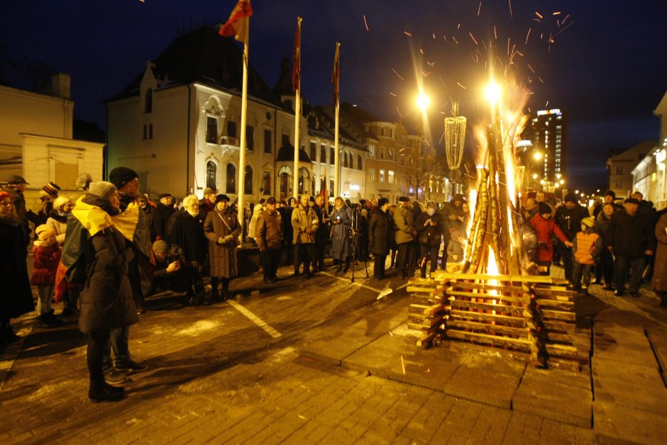 Užsiliepsnojo atminimo laužai – Klaipėda nepamiršo Laisvės gynėjų