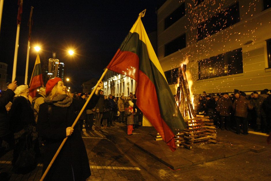 Užsiliepsnojo atminimo laužai – Klaipėda nepamiršo Laisvės gynėjų