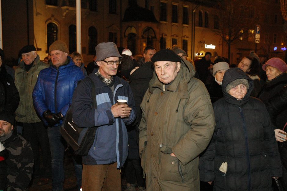 Užsiliepsnojo atminimo laužai – Klaipėda nepamiršo Laisvės gynėjų