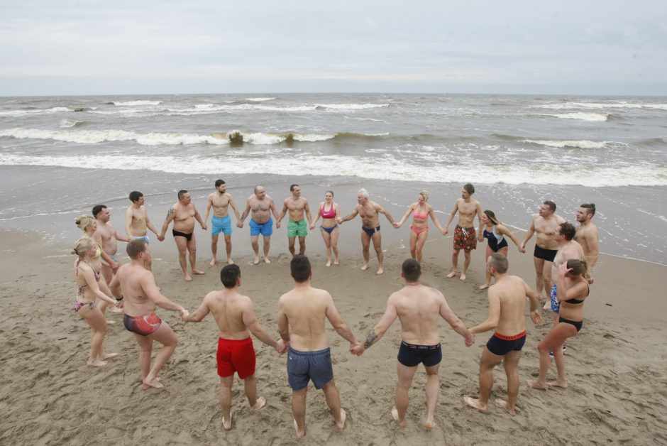 Sveikuoliai nėrė į žiemišką Baltiją