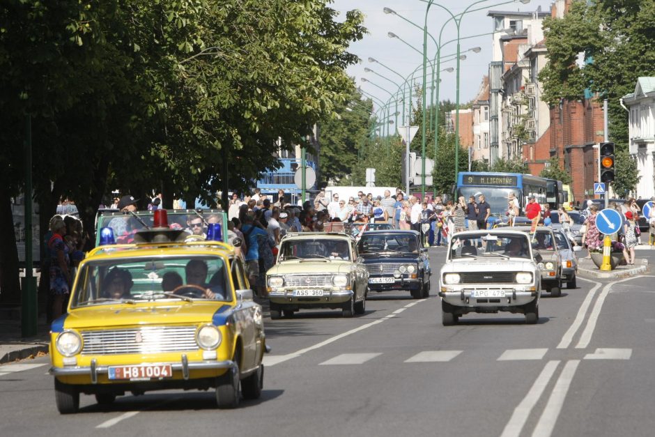 Senovinių automobilių paradas Klaipėdoje