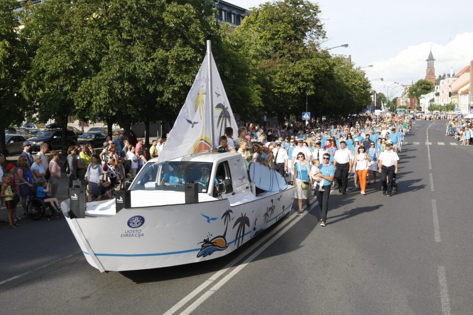 Neptūnas – raitas ant žuvies: Klaipėdą drebino šventinis karnavalas