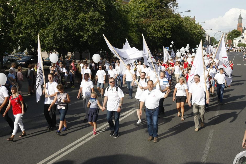 Neptūnas – raitas ant žuvies: Klaipėdą drebino šventinis karnavalas