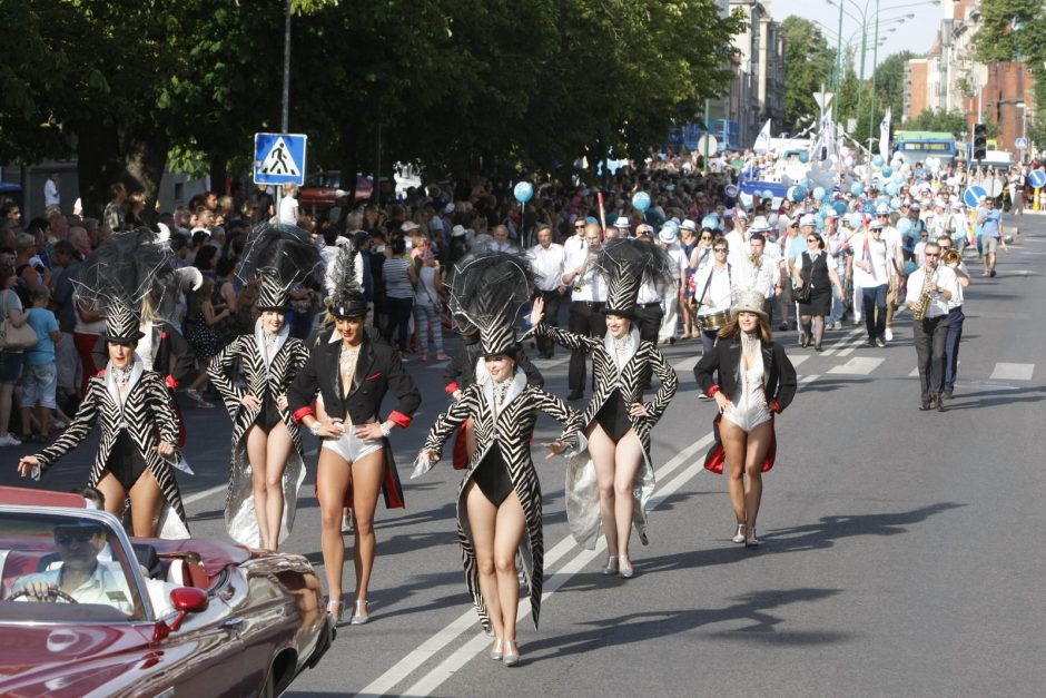 Neptūnas – raitas ant žuvies: Klaipėdą drebino šventinis karnavalas